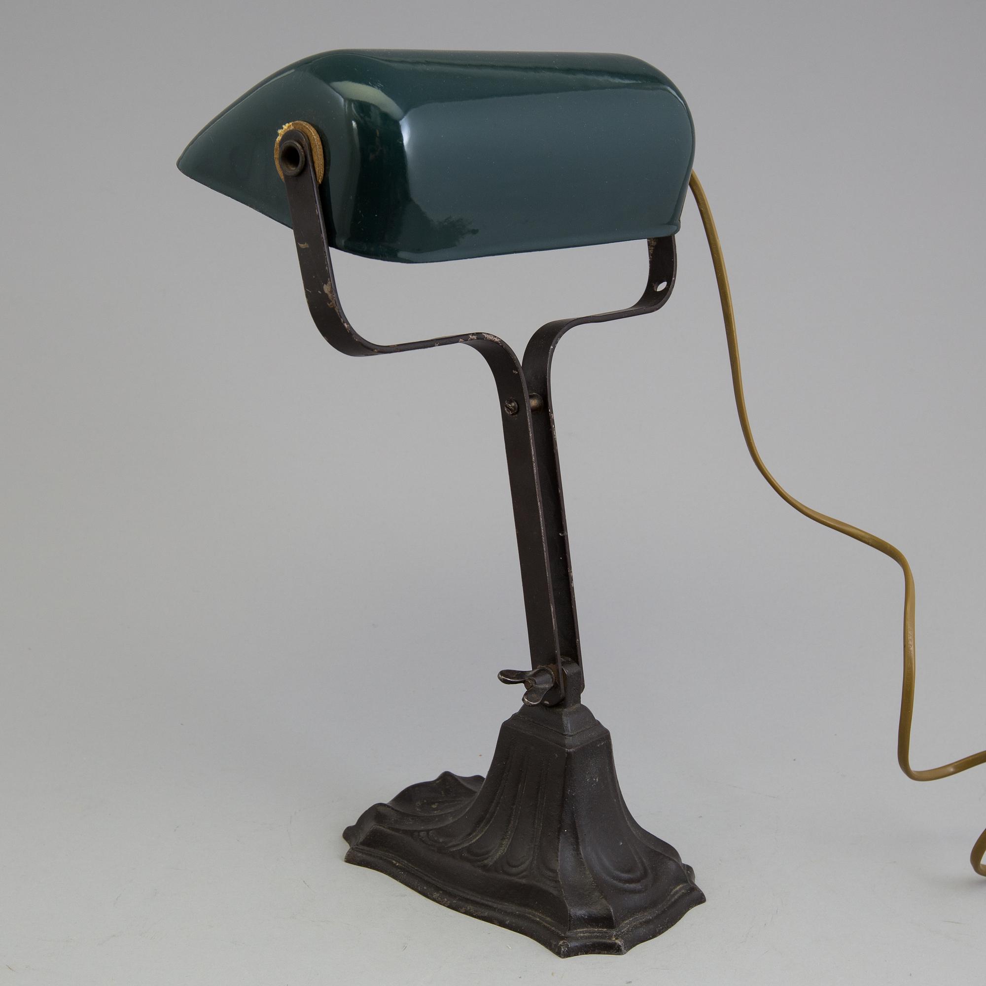 An early 20th century desk lamp.