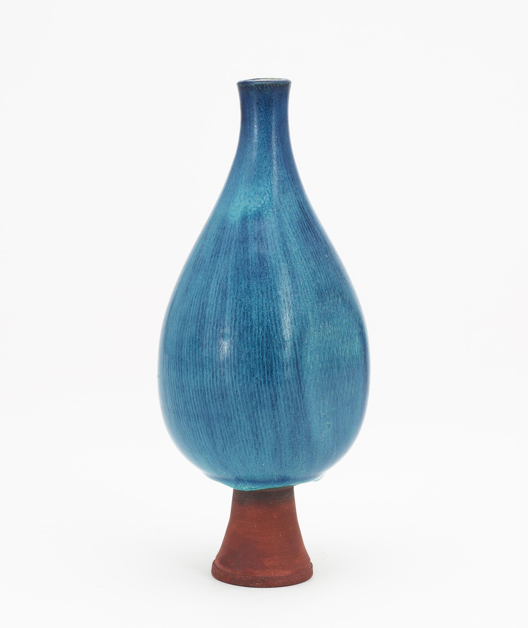 A Wilhelm Kåge 'Farsta' stoneware vase, Gustavsberg studio 1952.