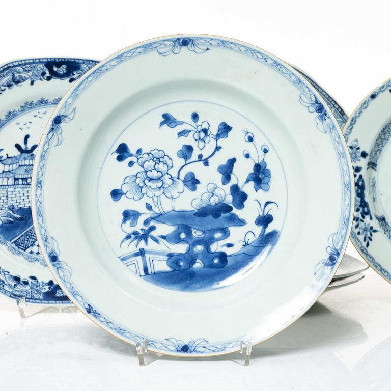 A group of seven Chinese blue and white porcelain plates and five dessert dishes, Qing dynasty, Qianlong (1736-95).