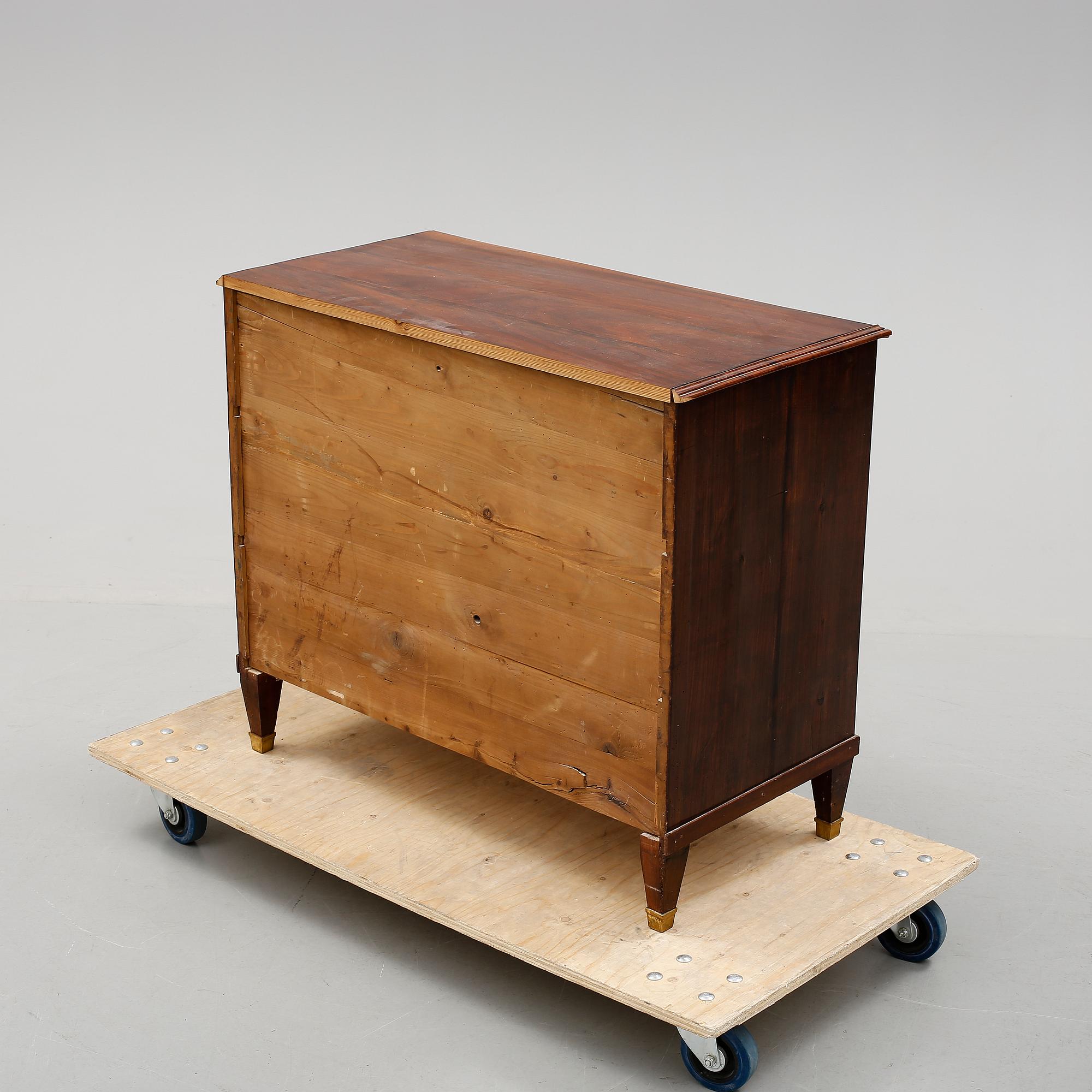 BYRÅ, gustaviansk stil, 1800-tal.