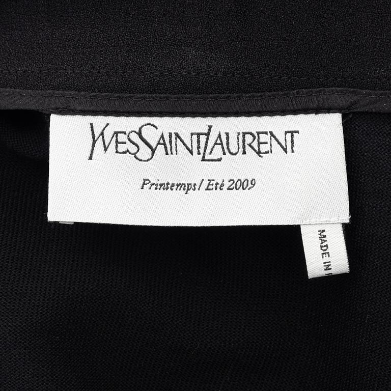 Yves Saint Laurent, a black jacket, Printemps / Eté 2009, size 34.