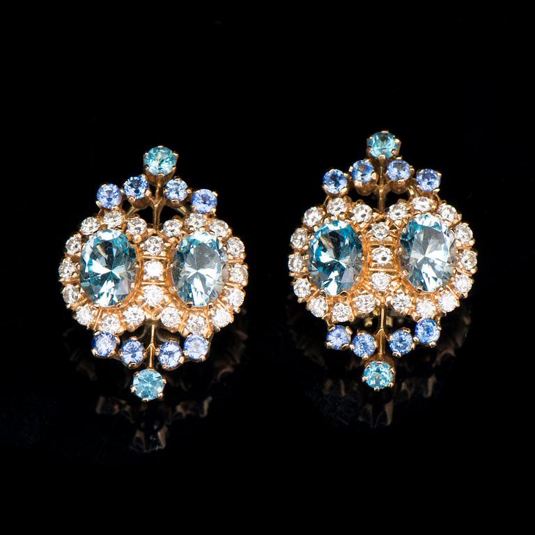 A PAIR OF EARRINGS, facetted topazes and sapphires, brilliant cut diamonds, 18K gold. Kari Hirvonen, Helsinki Finland.