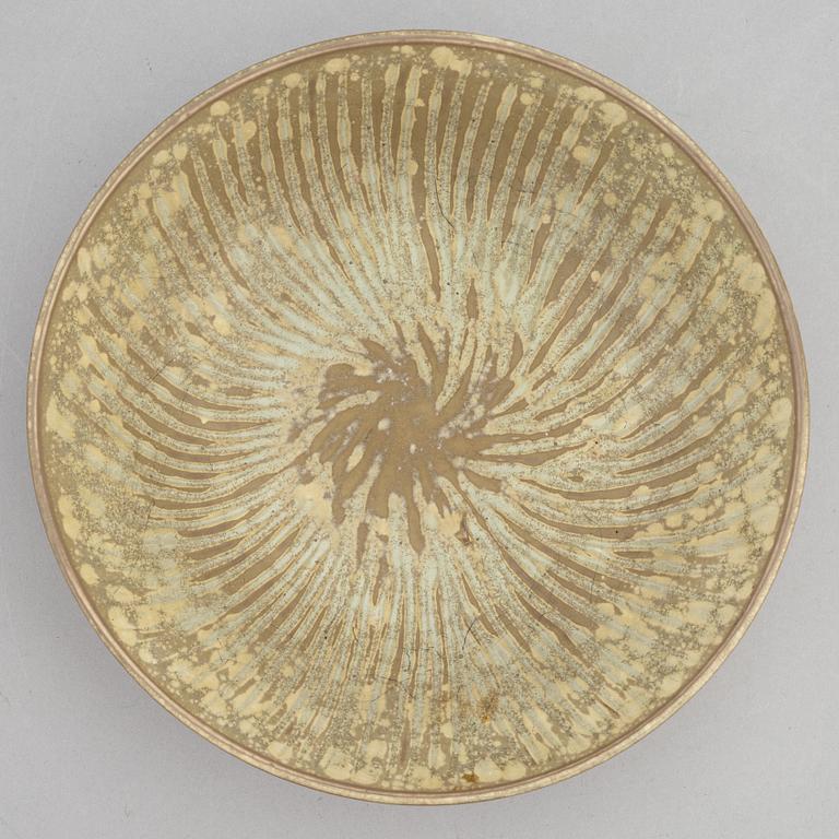 Carl-Harry Stålhane, a stoneware bowl, vase and dish, Rörstrand.