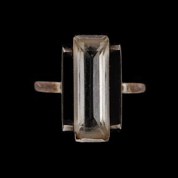 RING, silver, bergkristall ca17x6mm, onyx, Wiwen Nilsson, Lund, otydlig årtalsstämpel.