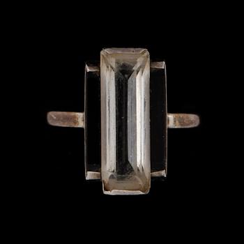 RING, silver, bergkristall ca17x6mm, onyx, Wiwen Nilsson, Lund, otydlig årtalsstämpel.