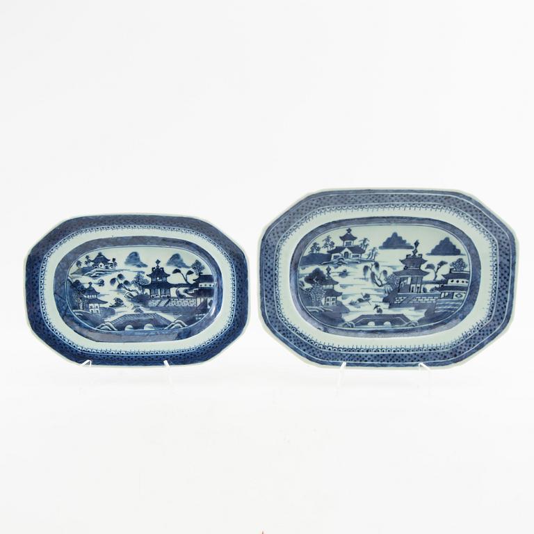 Serving dishes 5 pcs China around 1800 porcelain.