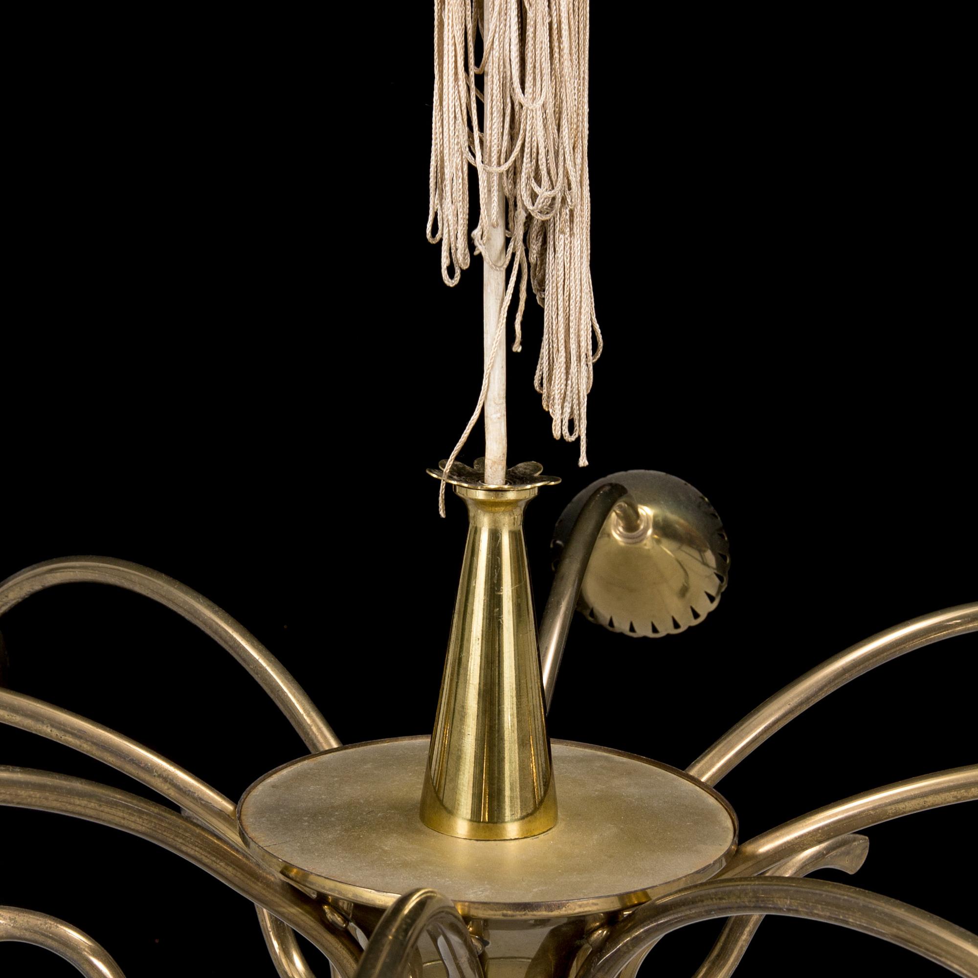 TAKLAMPA, 1900-talets första hälft. Höjd ca 75 cm.