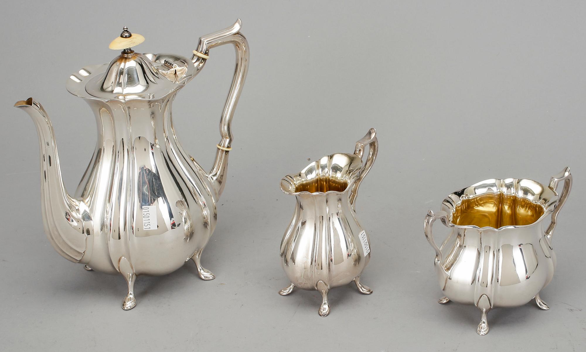 KAFFESERVIS, 3 delar. Silver. Guldsmedsaktiebolaget GAB, Stockholm 1925. Total vikt ca 1065 gram.