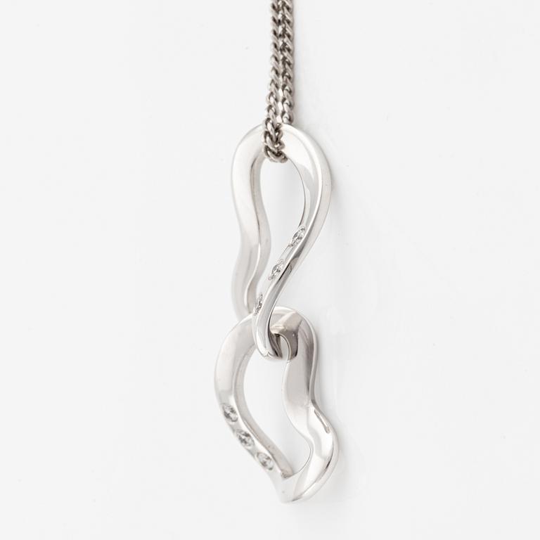 Georg Jensen pendant with chain in 18K white gold with round brilliant-cut diamonds.