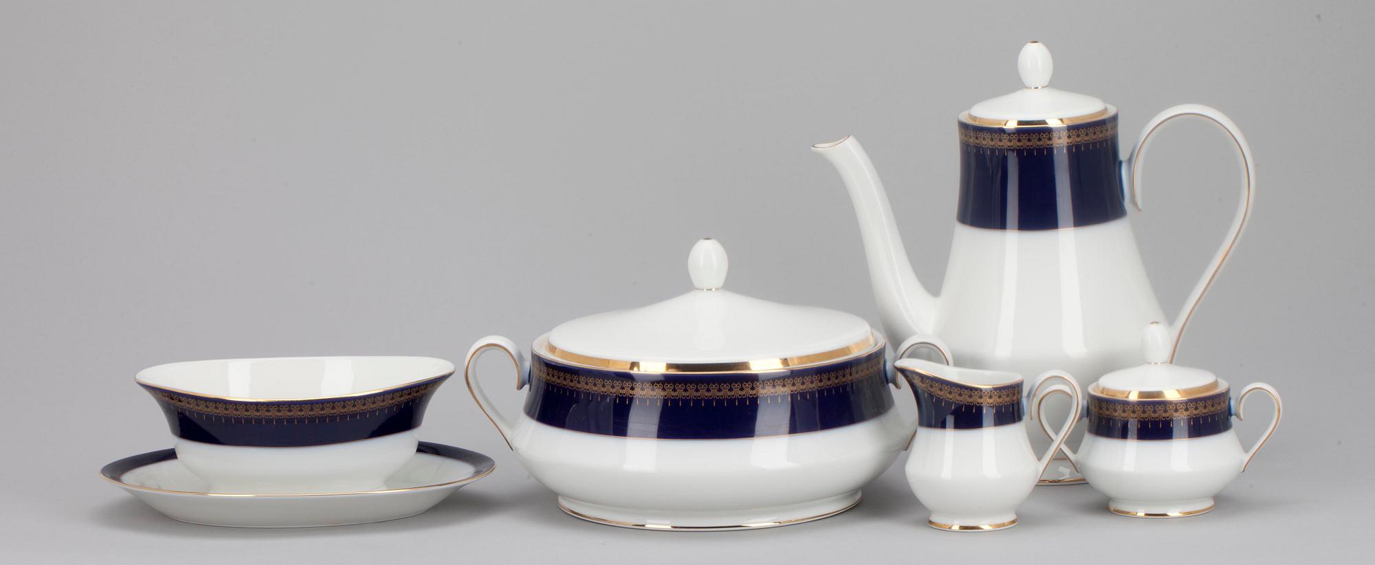SERVIS, 69 delar, porslin, Collection Romanov. 1900-talets senare hälft.