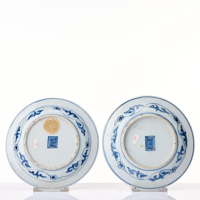 A pair of blue and white dishes, Transition, Tianqi/Chongzhen, 17th Century.