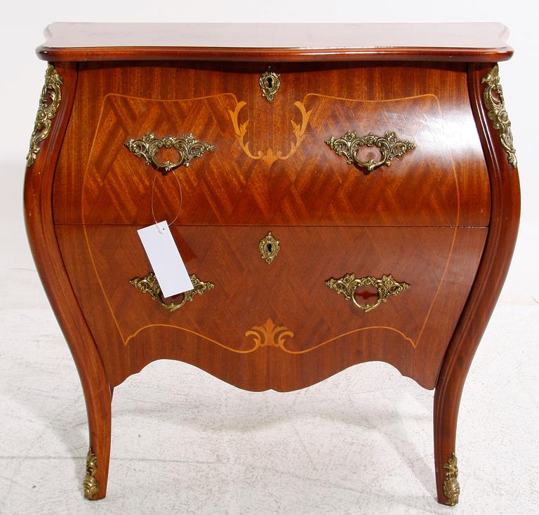 BYRÅ, rokokostil, 1900-tal.