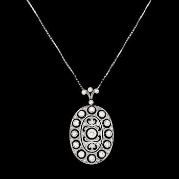 1089. A platinum and diamond pendant, tot. app. 2.50 cts, c. 1915.