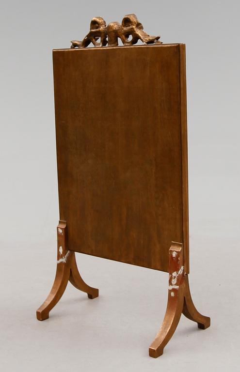 BRASSKÄRM, gustaviansk stil, 1900-talets andra hälft.