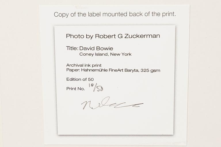 Robert Zuckerman, "David Bowie, Coney Island, New York", 1990.