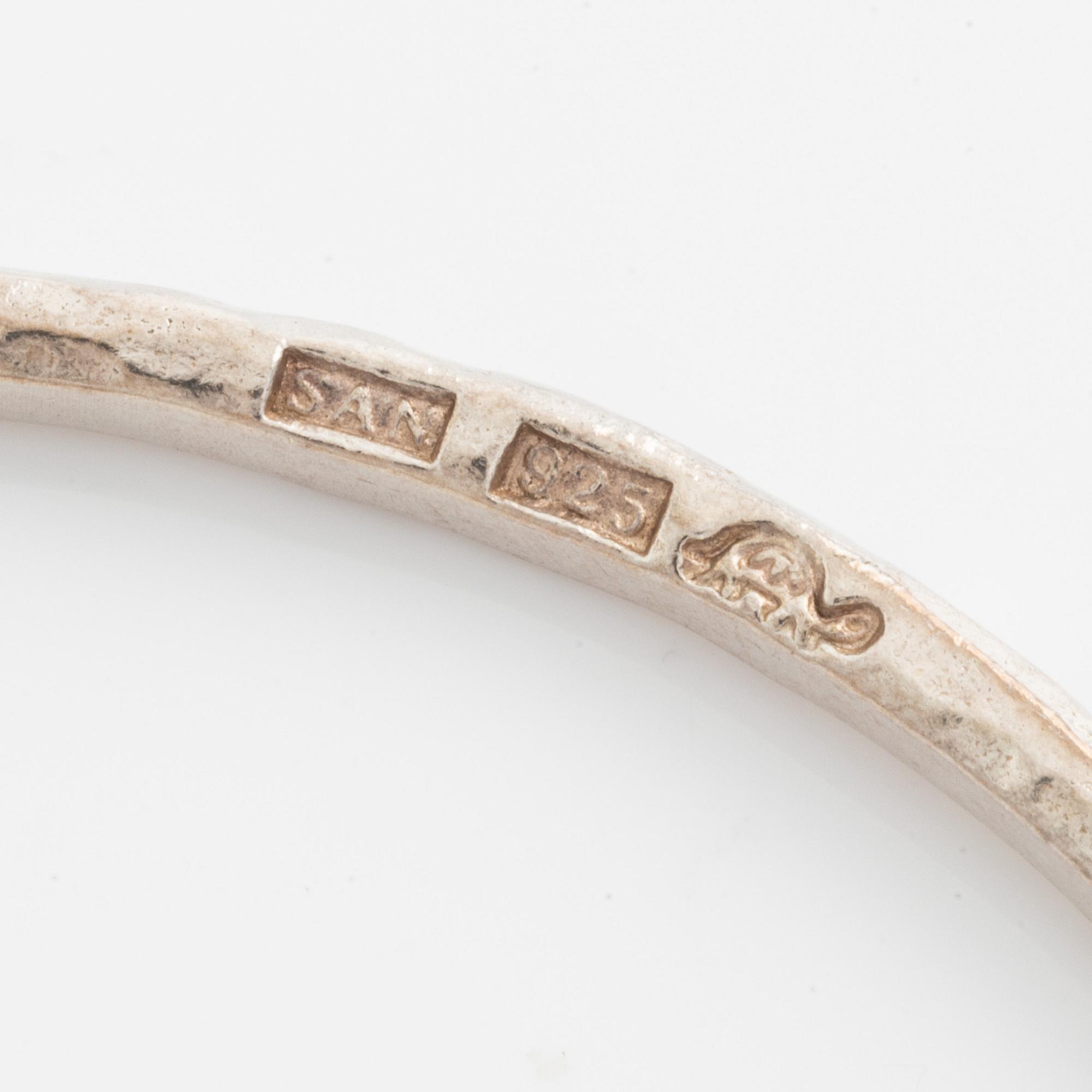 Sandberg, bangle, silver, with heart charm.