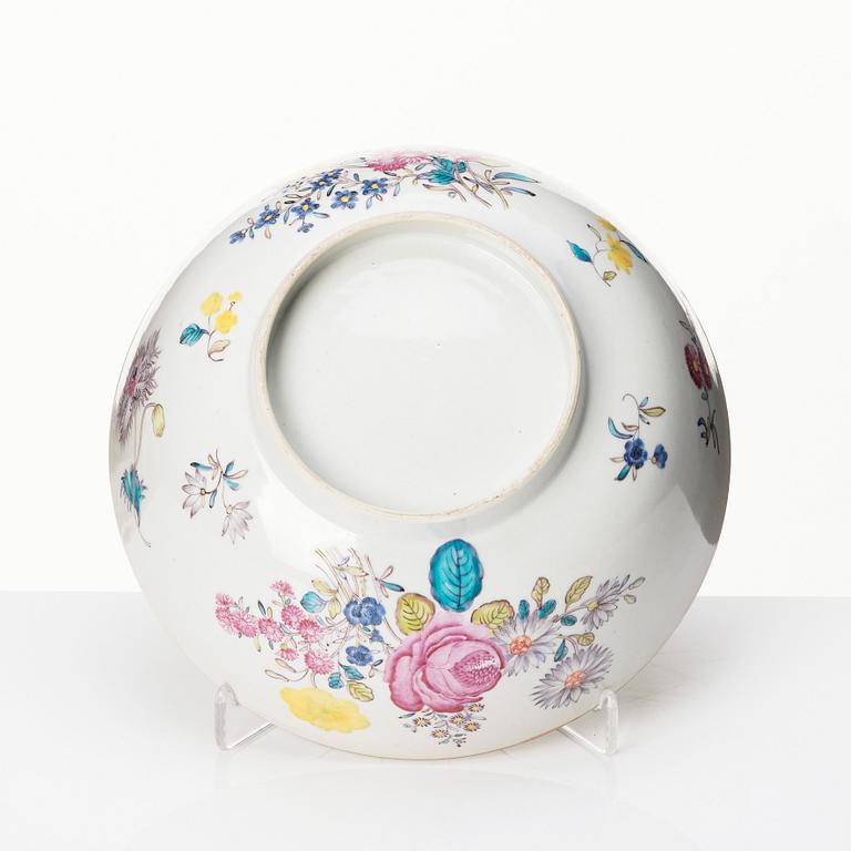 A famille rose punch bowl, Qing dynasty, Qianlong (1736-95).