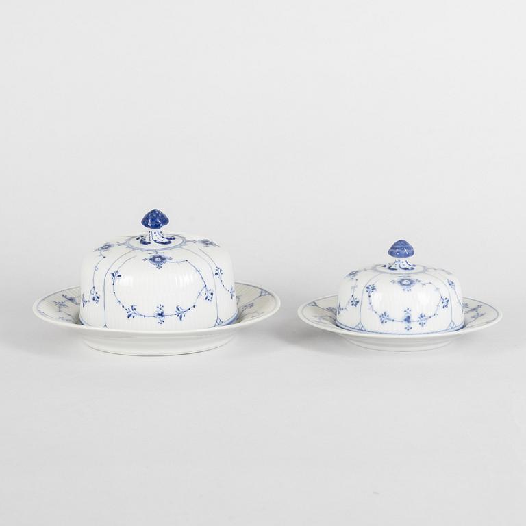 Two  'Blue Fluted Plain' /Musselmalet porcelain butter dishes, Royal Copenhagen, model 4 and 5, 1898-1923 and post 1923.