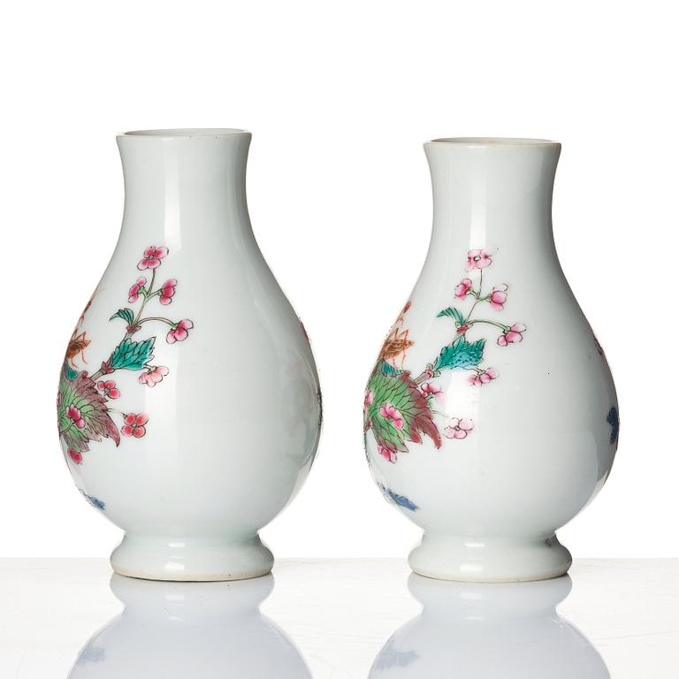 A pair of famille rose vases, Qing dynasty, 18th century.