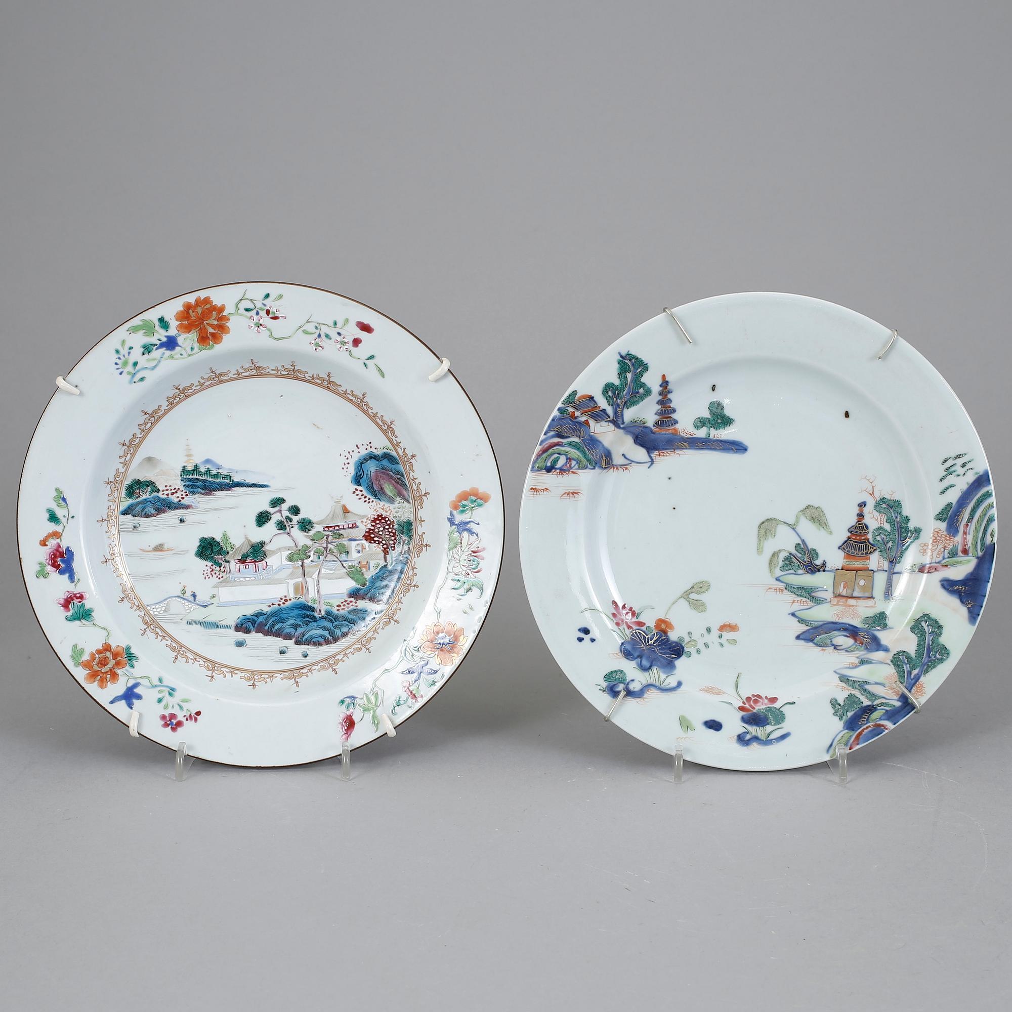 TALLRIKAR, 2 stycken, kompaniporslin, Kina, Qianlong (1736-95).