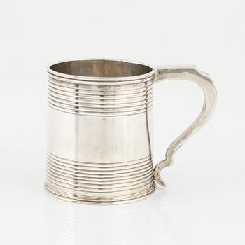 An English early 19th century silver mugg, unclear makers mark (possibly John Langland I), Newcastle 1800-1801.