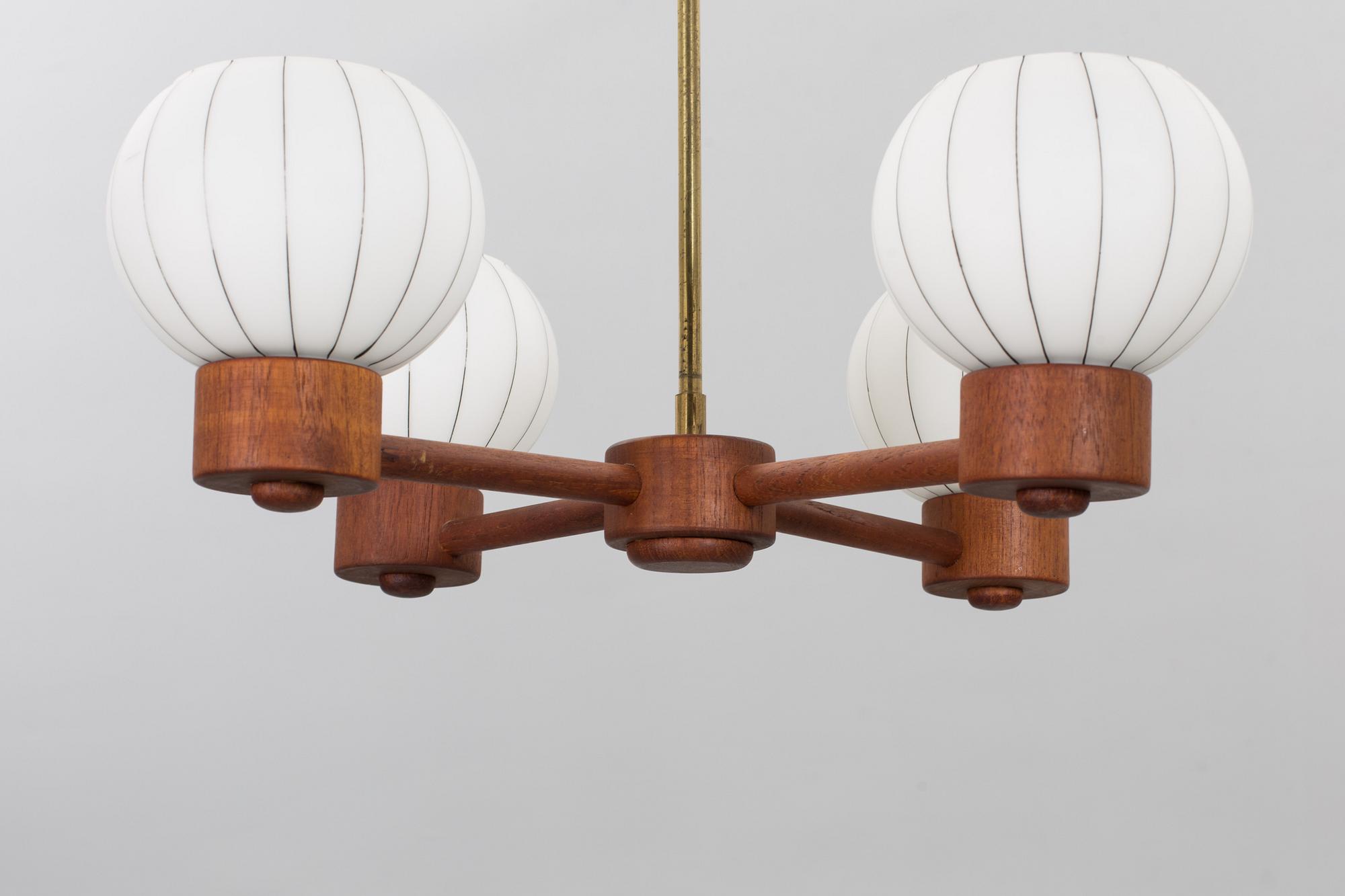 A 1950'S CEILING LIGHT.