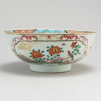 A famille rose export porcelain bowl,