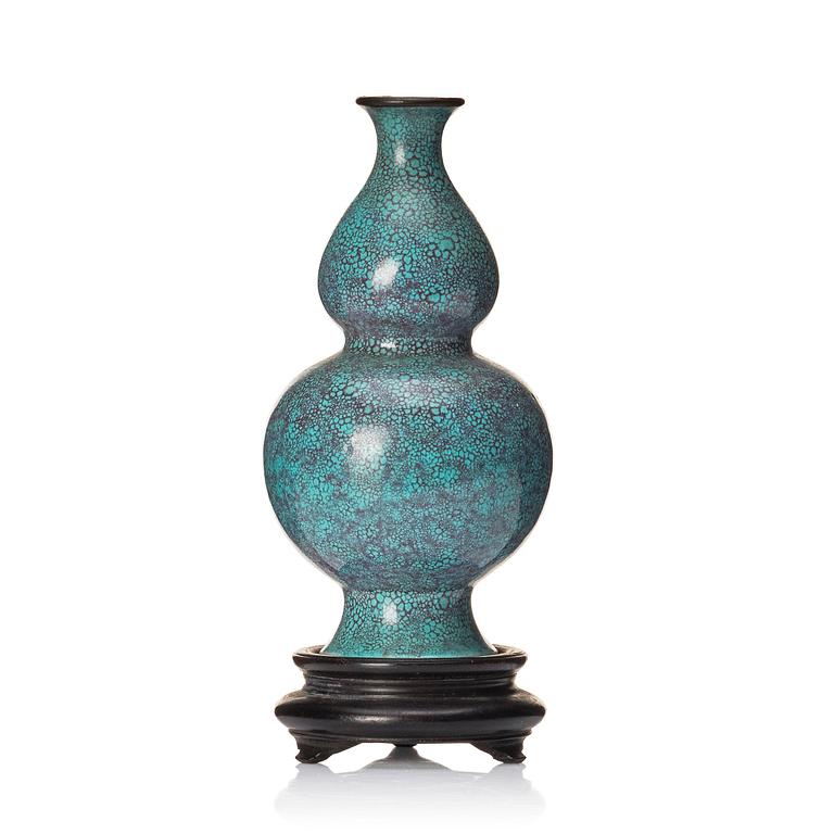 A Chinese double gourd 'robins egg' vase, Qing dynasty, 19th century.