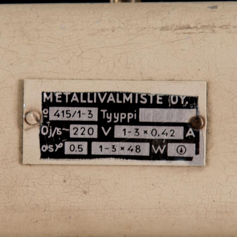 A mid 20th century Finnsh '415/1-3' industrial light for Metallivalmiste.