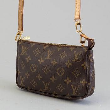 POCHETTE, Louis Vuitton.