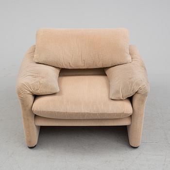 A 1970s Vico Magistretti "Maralunga" armchair from Cassina.