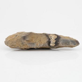 An early neolithic flintaxe,