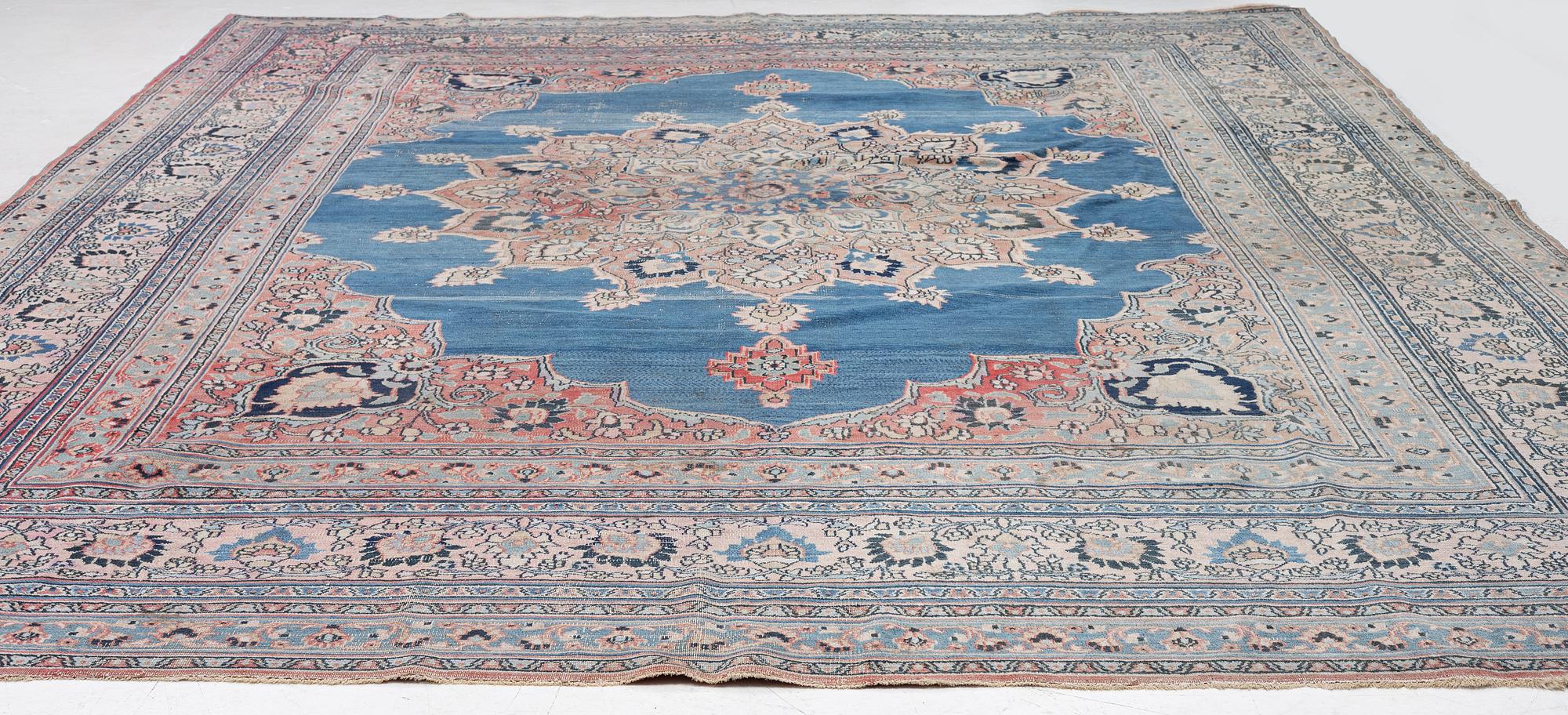 Matta, ca 440 x 335 cm.