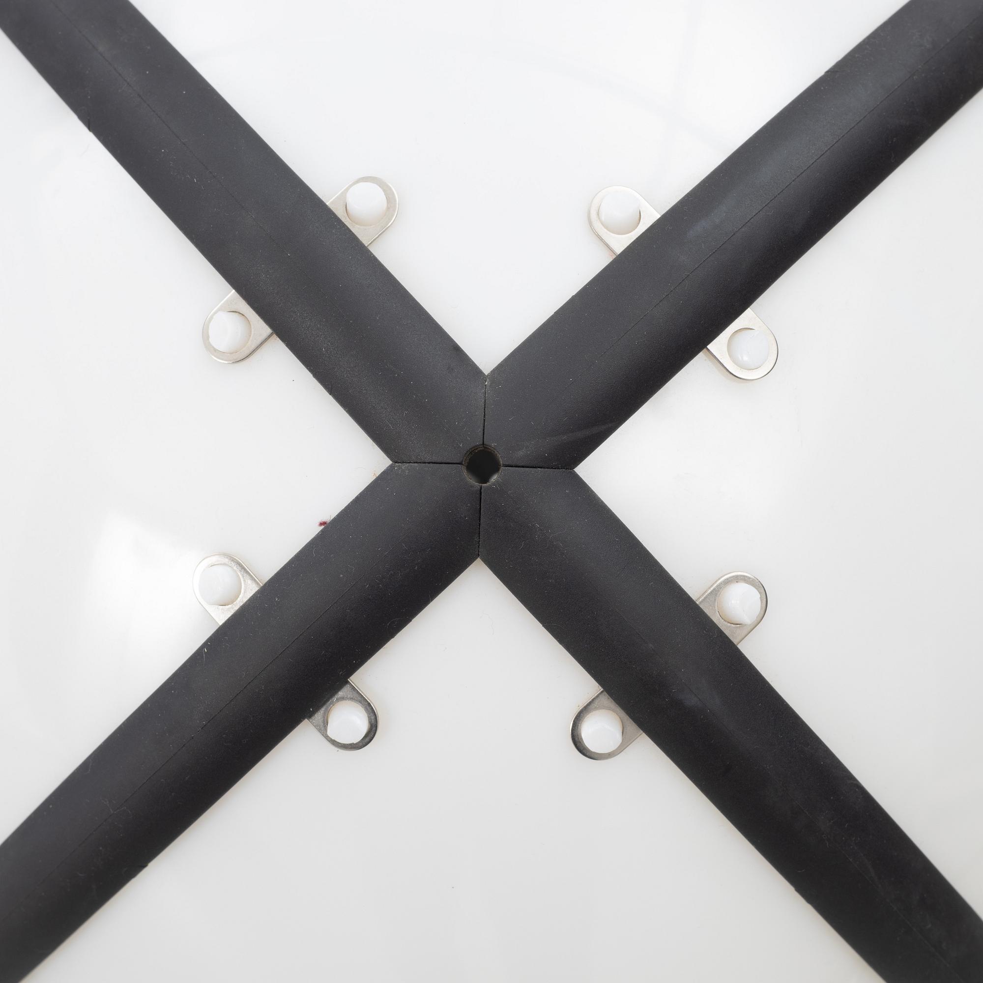 Lars Englund, taklampa, "Skelder", Skelder AB, efter 1993-94.