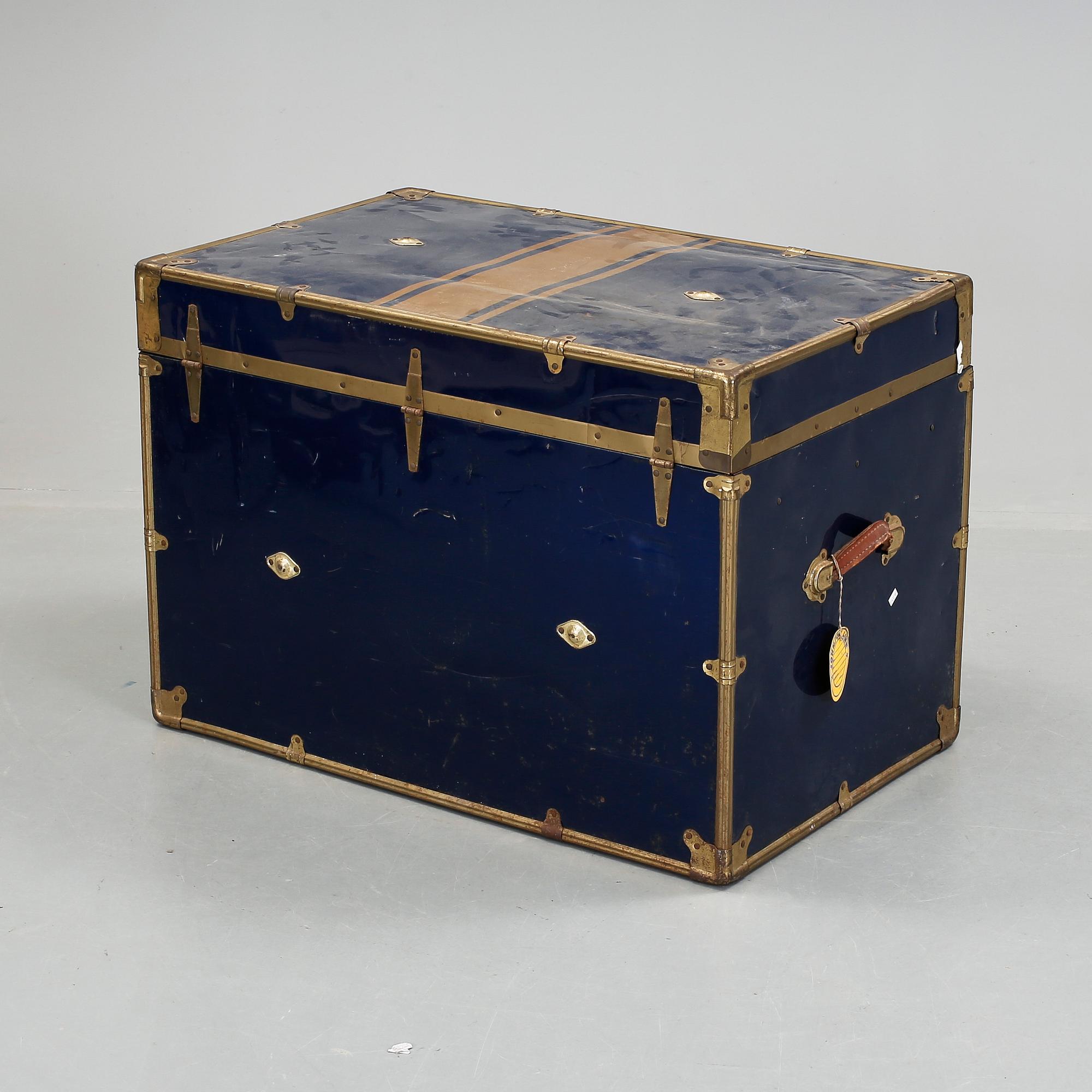 KOFFERT, 1900-talets första hälft.