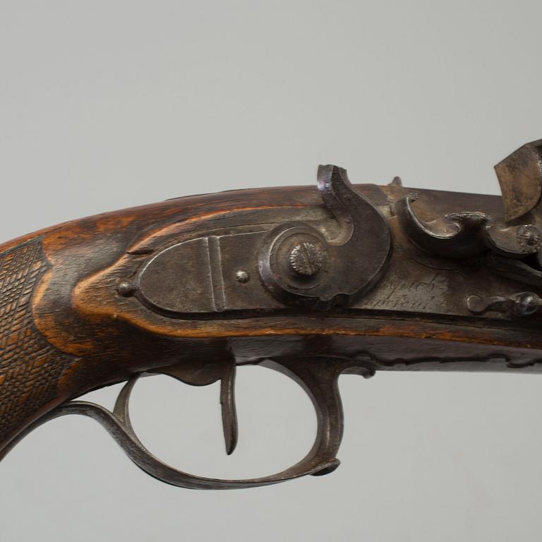 FLINTLÅSPISTOLER, ett par, för officer, signerade Le Page, circa 1810.