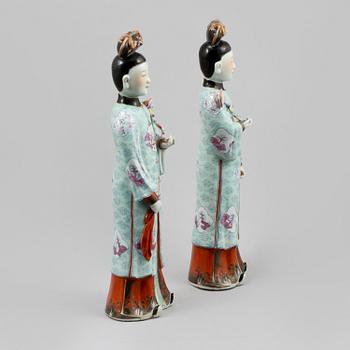 FIGURINER, ett par, porslin, Kina, 1900-tal.
