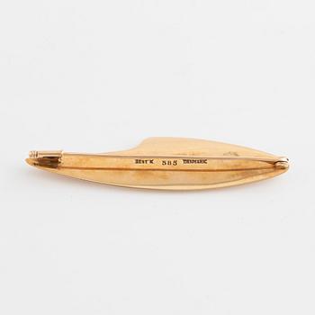 Bent Knudsen, 14K gold, stylised leaf brooch, Denmark 1960's.