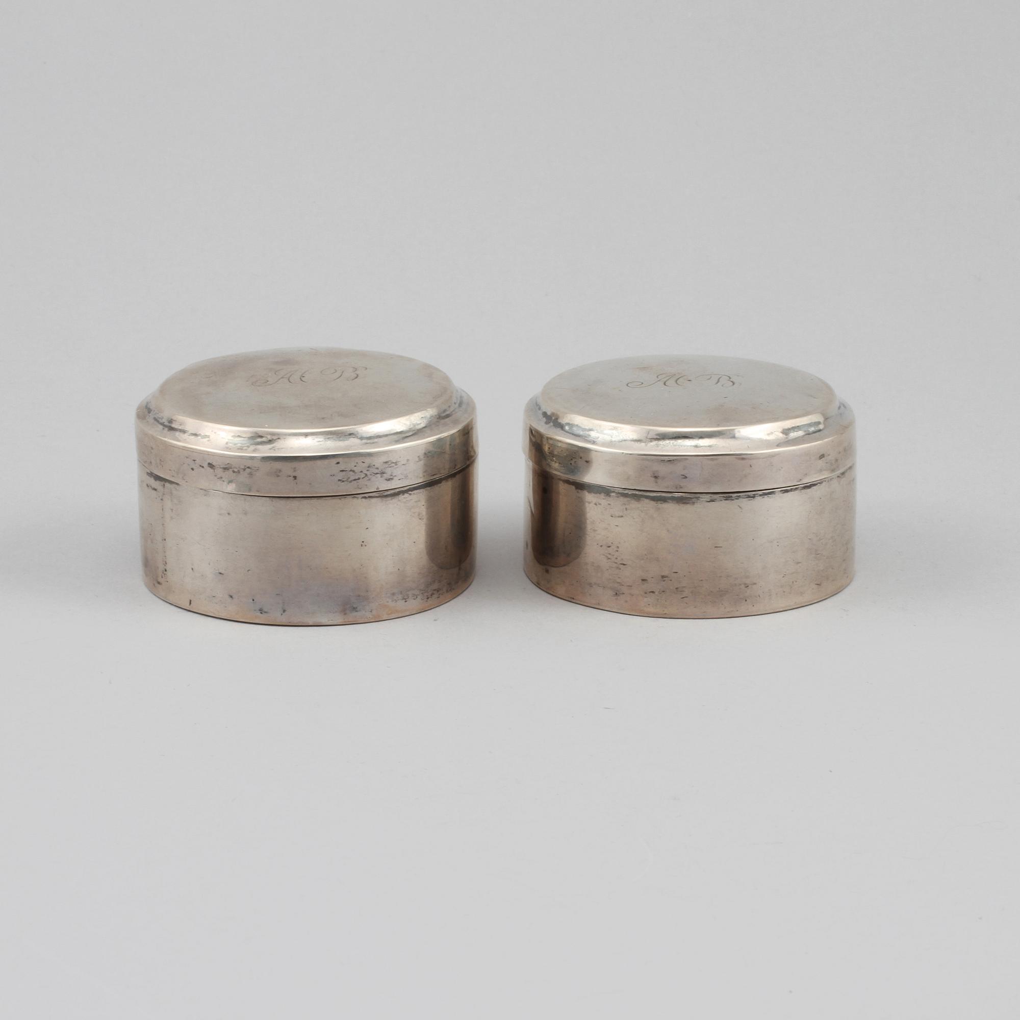 DOSOR, ett par, silver, empire, Johan Daniel Blomsterwall, Göteborg, 1838. Vikt 128 g.