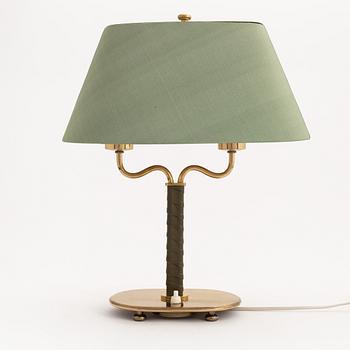 Josef Frank, bordslampa, Firma Svenskt Tenn, modell nr 2388, 1970-tal.