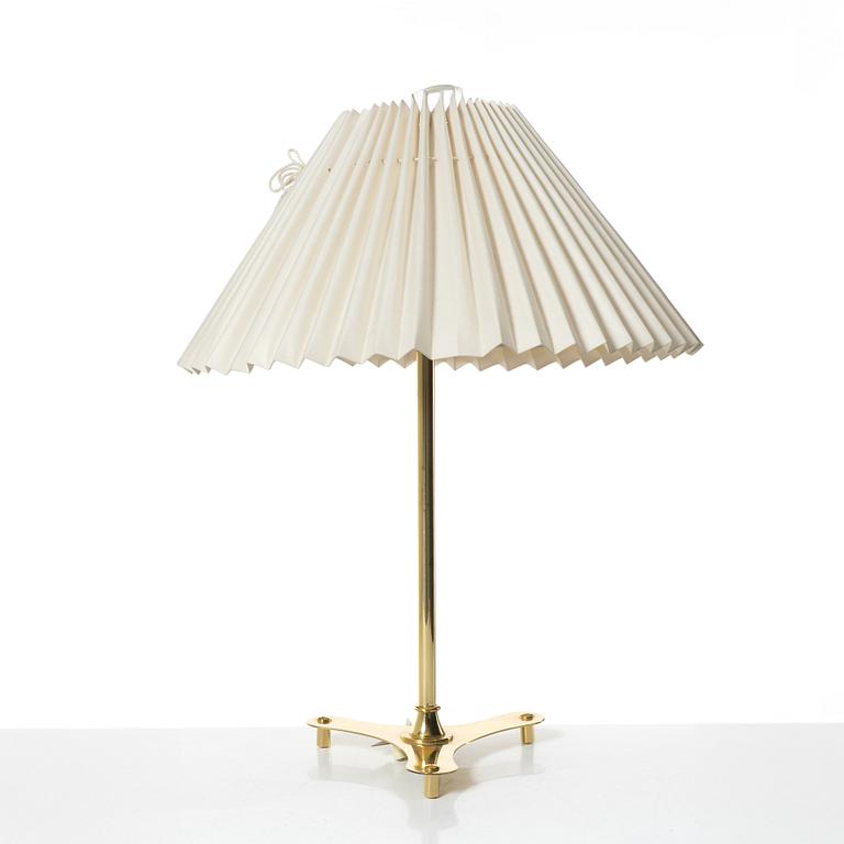 Josef Frank, bordslampa, modell 2467, Firma Svenskt Tenn.