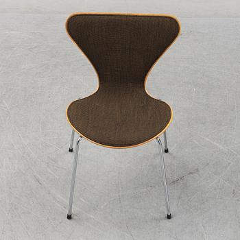 Arne Jacobsen, stolar, 9 st, "Sjuan", Fritz Hansen, Danmark, 1982.