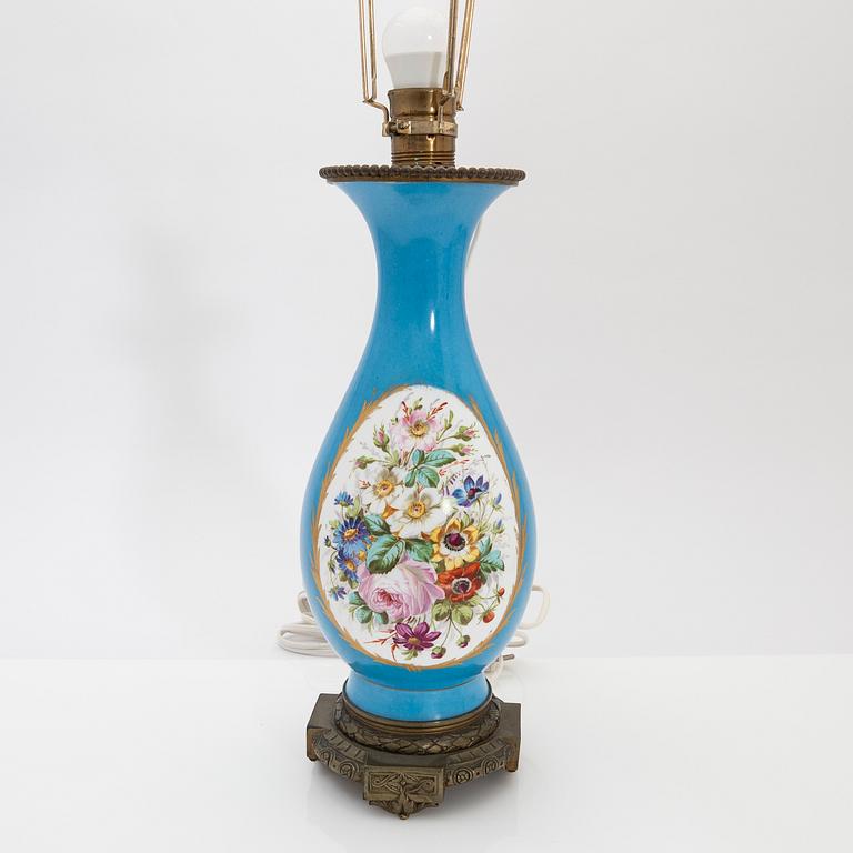 Table lamp, porcelain, first half of the 20th century.