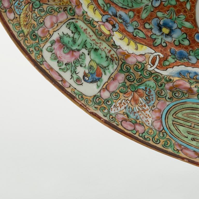 koristelautasia 4 kpl ja tarjoiluvati, Kiina, 1800-luku.