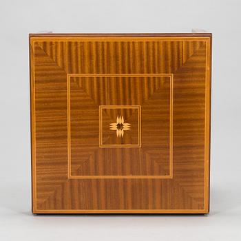 Eliel Saarinen, a late 20th-century 5-piece 'Saarinen house' furniture suite, Adelta oy, Finland.