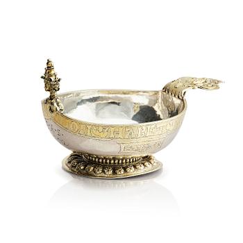 249. A parcel-gilt drinking bowl/kovsh, Nordic Renaissance, early 17th century possibly Uleåborg, Finland.