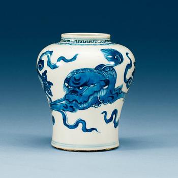 1685. A blue and white Transitional jar, 17th Century.