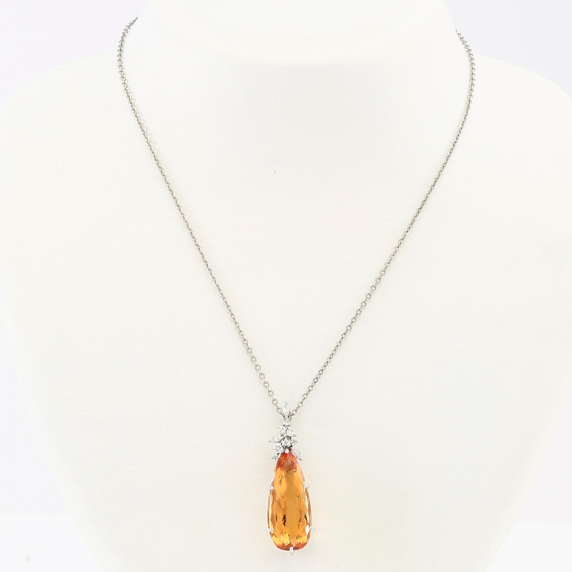 H. Stern, Halsband 18K vitguld med en droppslipad orange topas och diamanter.