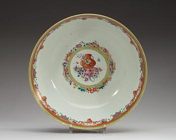 BÅLSKÅL, kompaniporslin. Qing dynastin, Qianlong (1736-95).