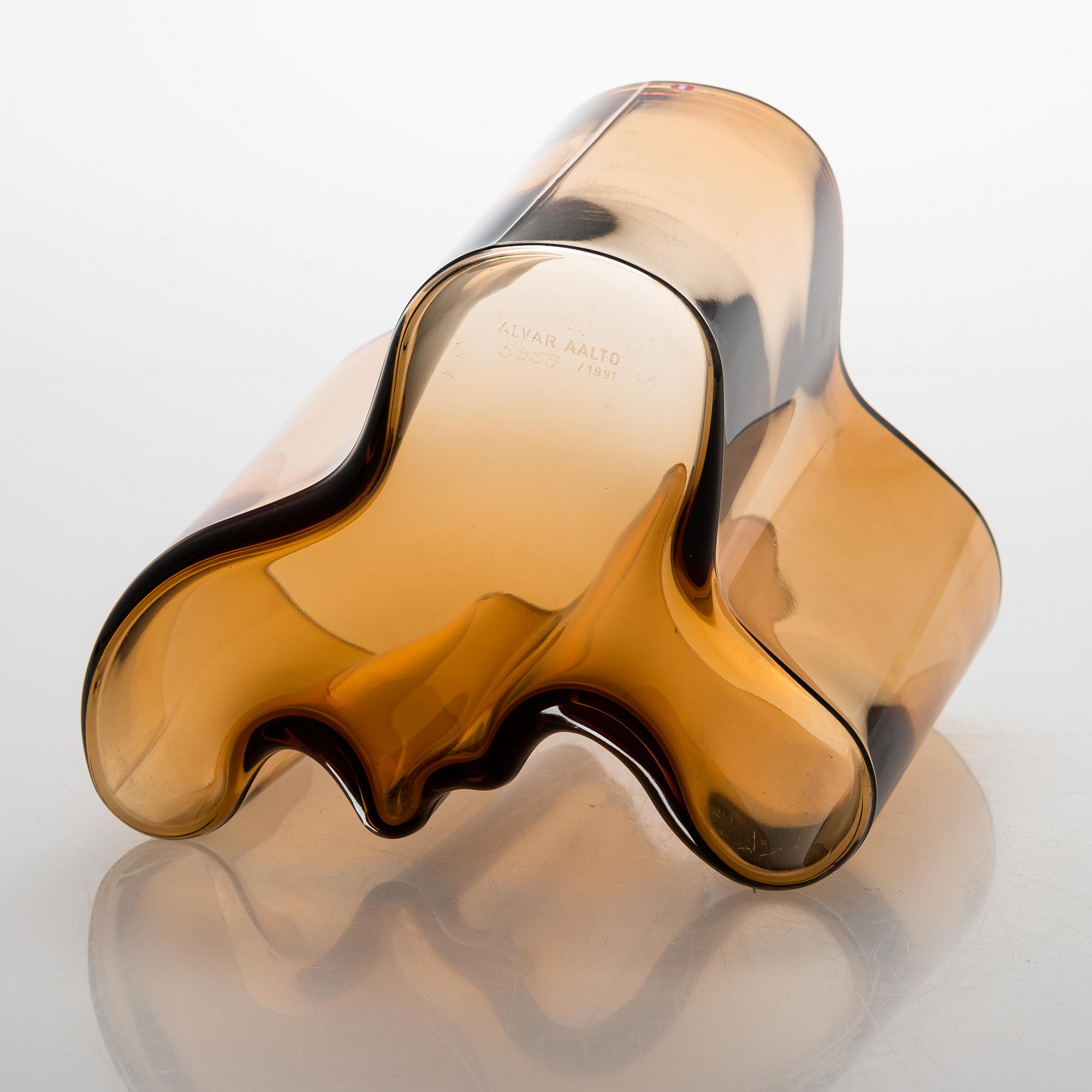 Alvar Aalto, vas, glas, "Savoy", märkt Alvar Aalto 5959/1991.
